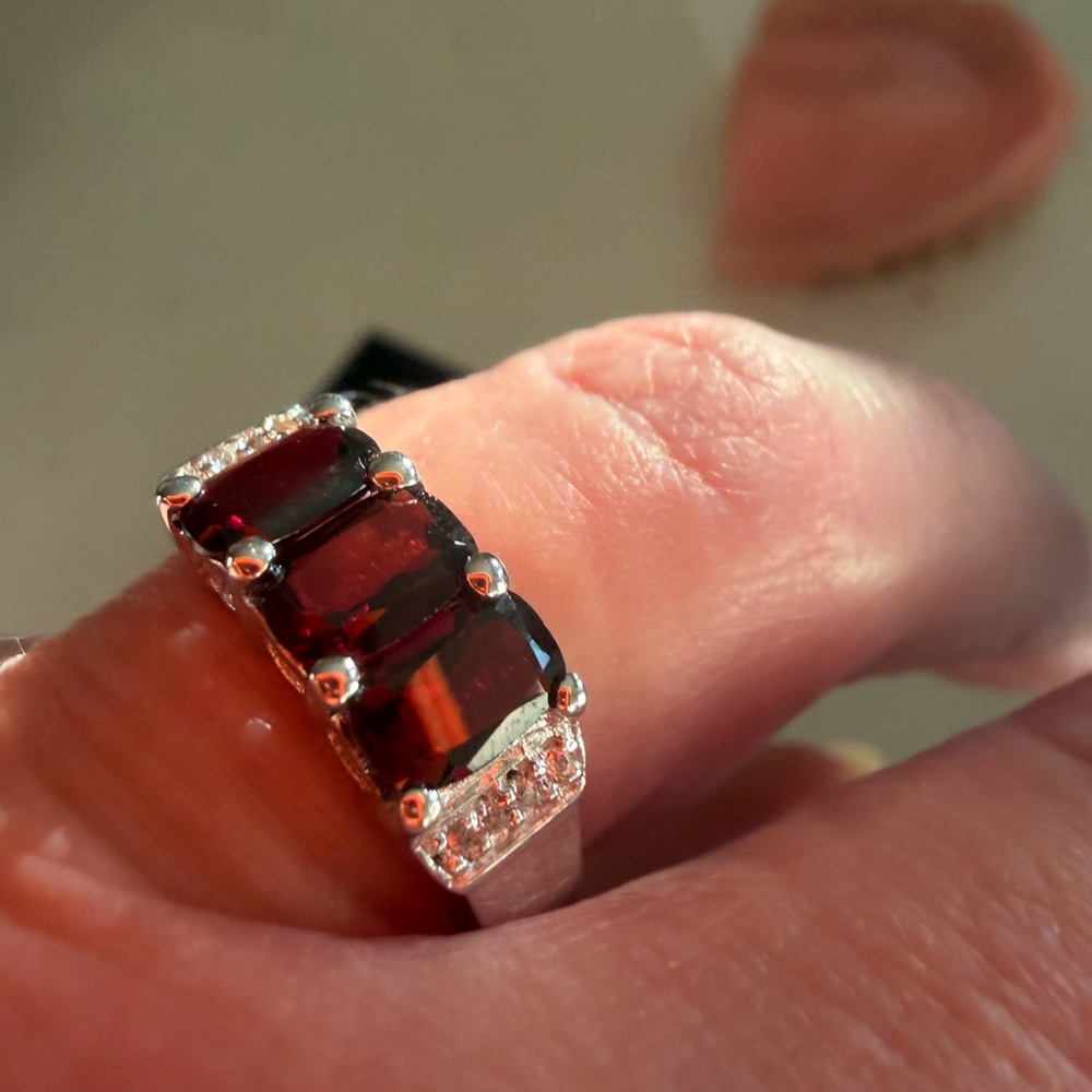 Elegant Silver and Red Gemstone Ring